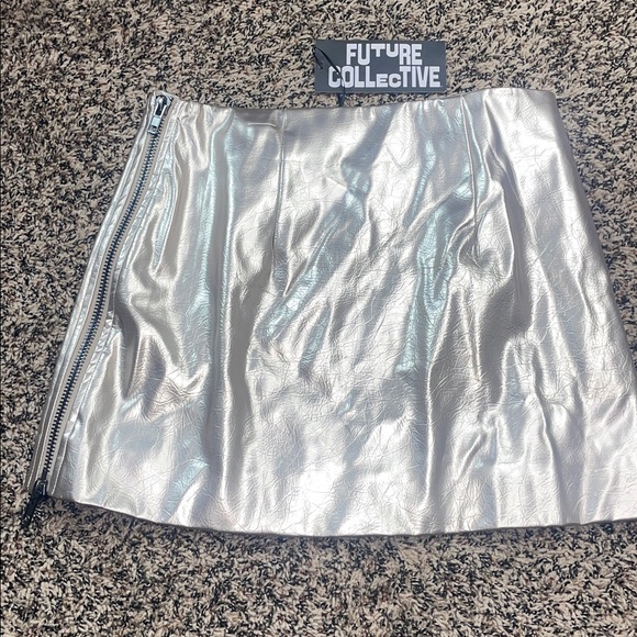 Future Collective Y2K 90’s Metallic Champagne Double Zip Mini Skirt Sz XS | NWT - Picture 2 of 5